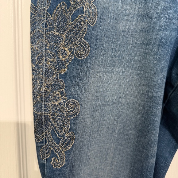 Vintage America Blues Boho Skinny embroidered, distressed jeans, size 6 - Picture 4 of 5